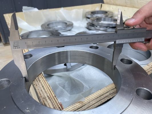 Ölbeschichtete Schweißstahlflansche der Klasse 300 für die Installation von Rohrleitungen in der Industrie