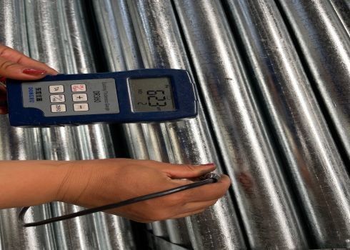 Warmgewalzte elektrische Widerstandsschweißstahlrohr in runden rechteckigen Quadratformen