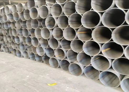 Galvanisiertes Stahlrohr mit 12 M-Länge mit Kappen für den Transport von Erdöl und Erdgas