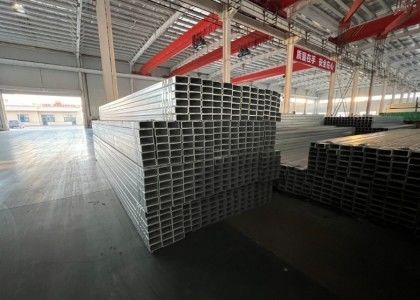 6 m lange Stahlrohrprofile mit einem Innendurchmesser von 1-20 mm für Solarkonstruktionskomponenten und -bauten