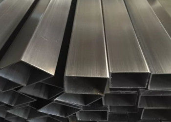 Warmgewalzte Rohrleitung aus Edelstahl in Rechteckform