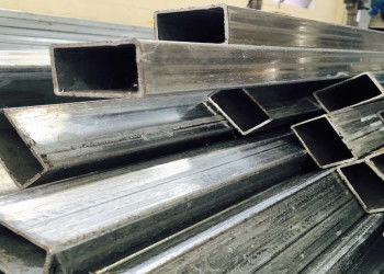 3000 mm Länge Edelstahlrohr in Rechteckform