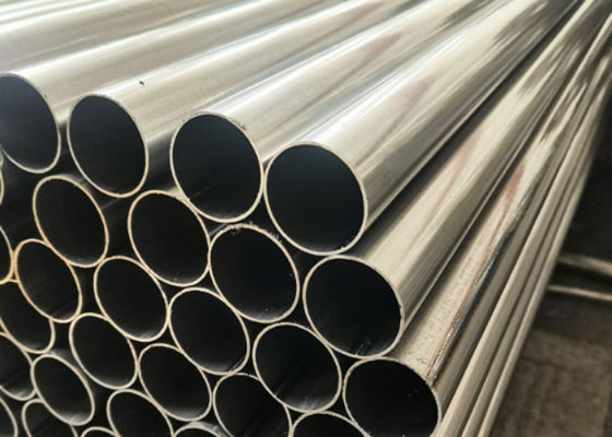 ASTM A500 Standard ERW Stahlrohr für niedriglegiertes Stahl in rechteckiger Form