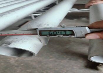 Rundes nahtloses Rohr aus Edelstahl mit Oberflächenveredelung BA/2B/NO.1/NO.3/NO.4 für chemische Verarbeitung und Lebensmittelanwendungen