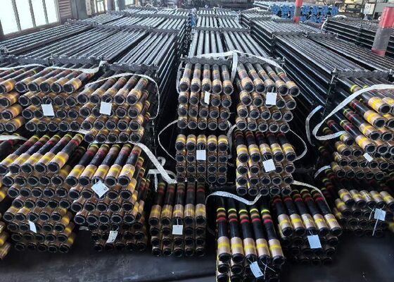 API 5CT-Rohre mit mehreren Außendurchmessern (1,05 bis 7 Zoll) und hoher Zugfestigkeit (75.000 bis 135.000 Psi) mit externer Umkehrschlussverbindung